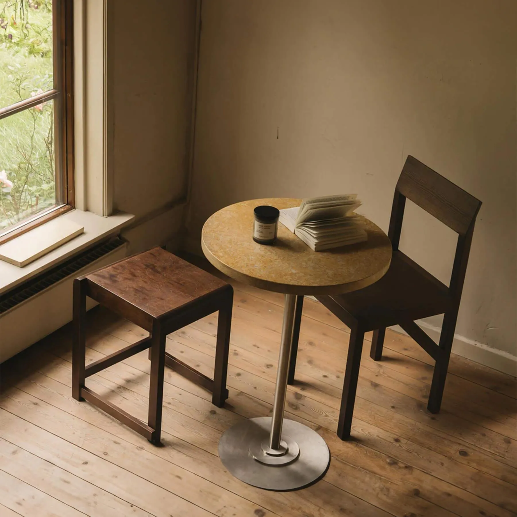 57 Small Round Table - White, Polyethylene