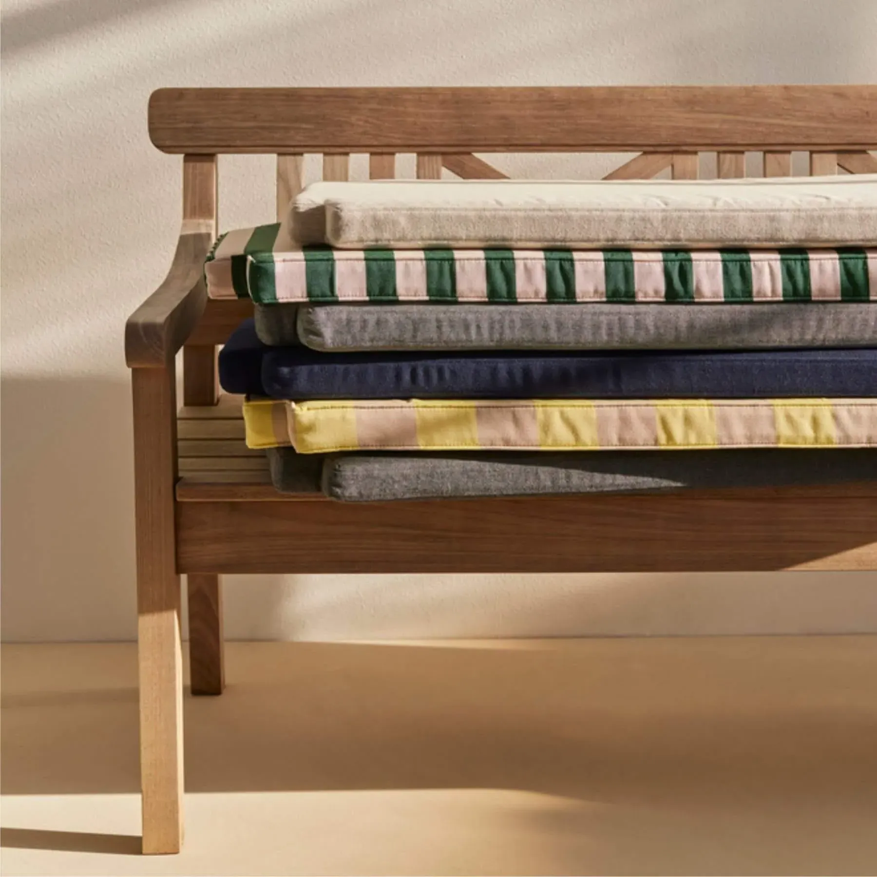 Drachmann Medium Garden Bench Cushion - Lemon
