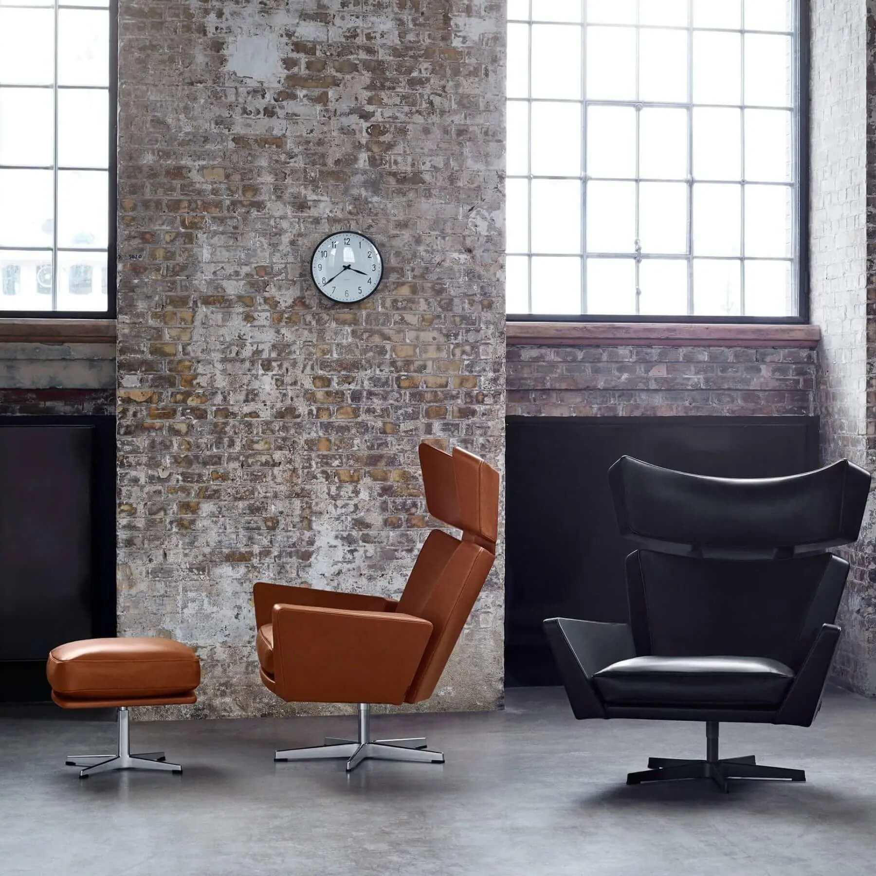 Lounge Chair with Black Base - Walnut, Leather