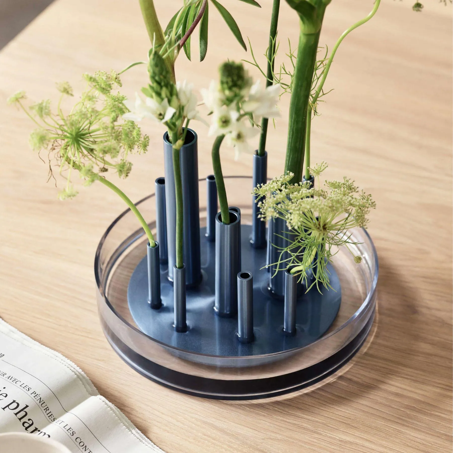 Low Ikeru Vase - Blue, Metal