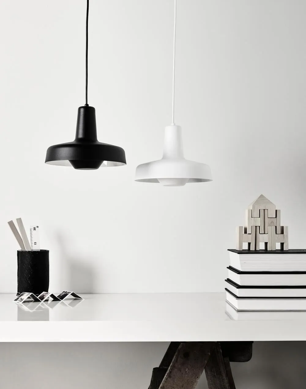 Large Pendant Light - Black