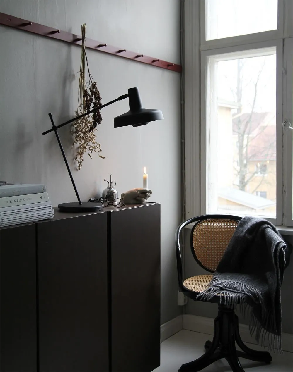 Palace Adjustable Table Lamp - Black