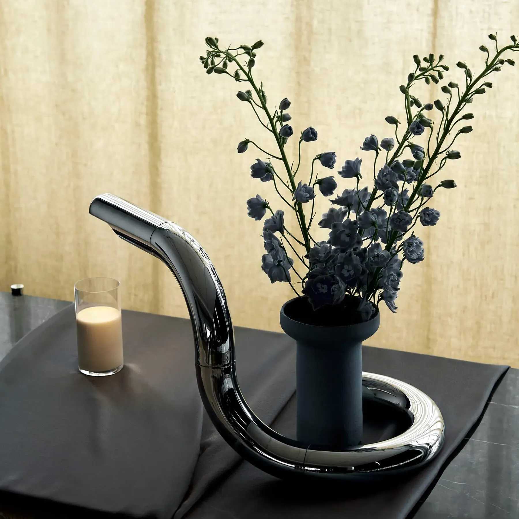 Adjustable Serpentine Table Lamp