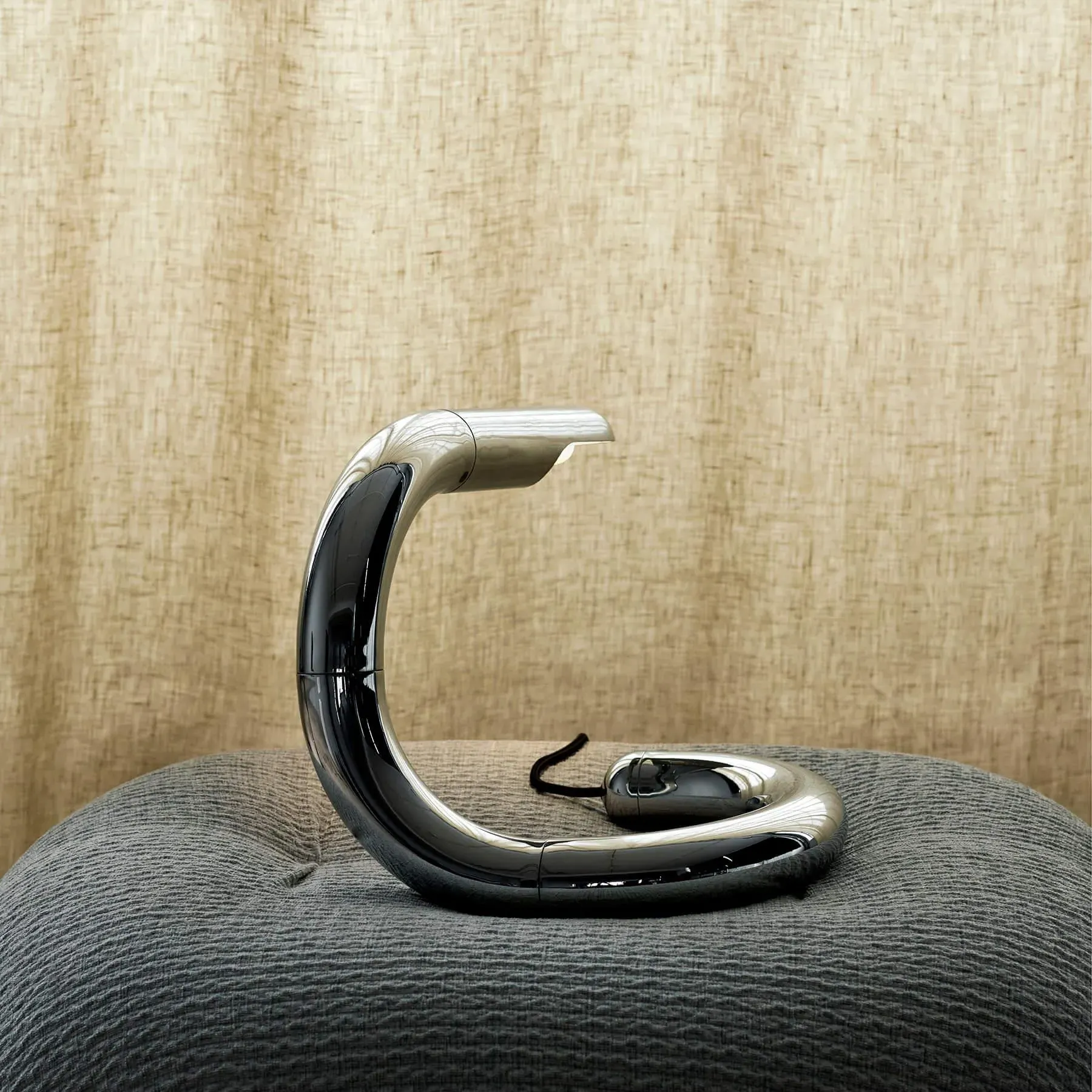 Adjustable Serpentine Table Lamp