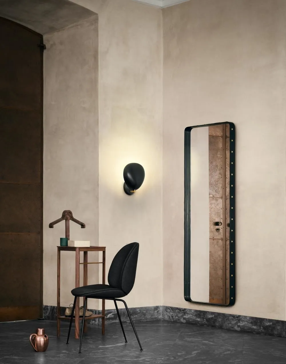 Cobra Wall Light with Switch - White