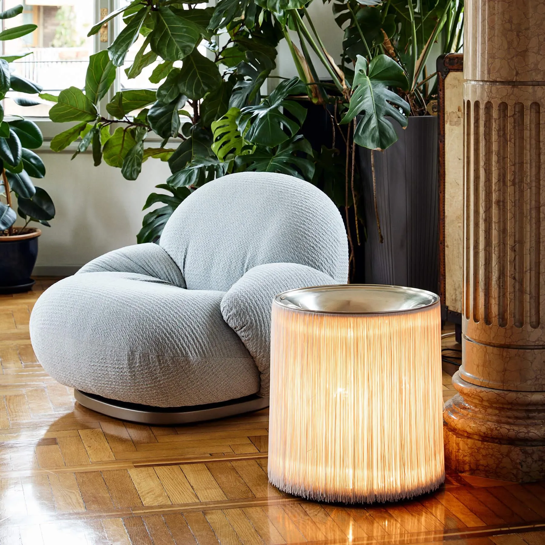 Floor Lamp with Nylon Fringes - Aluminum