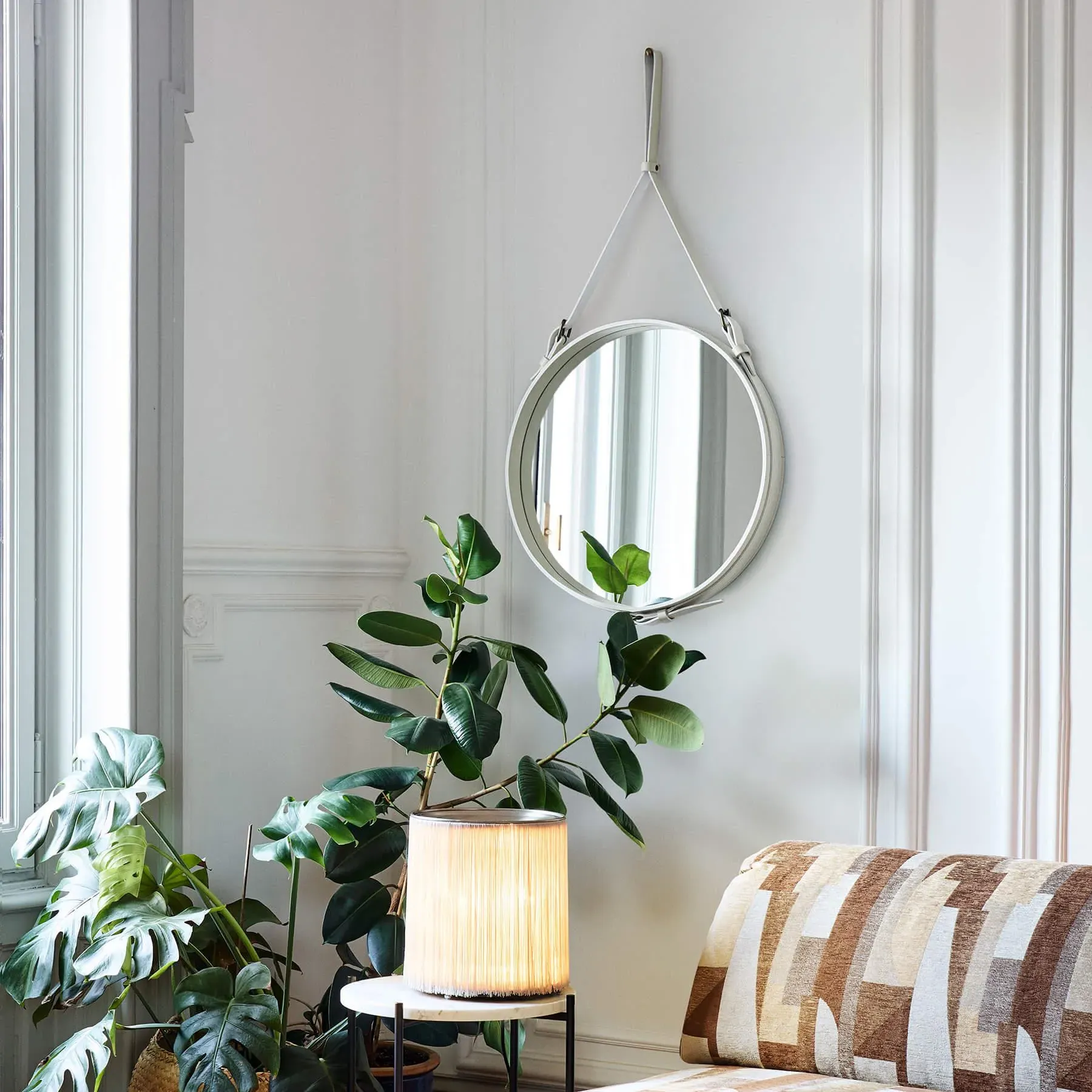 Large Round Mirror with Leather Strap - Black