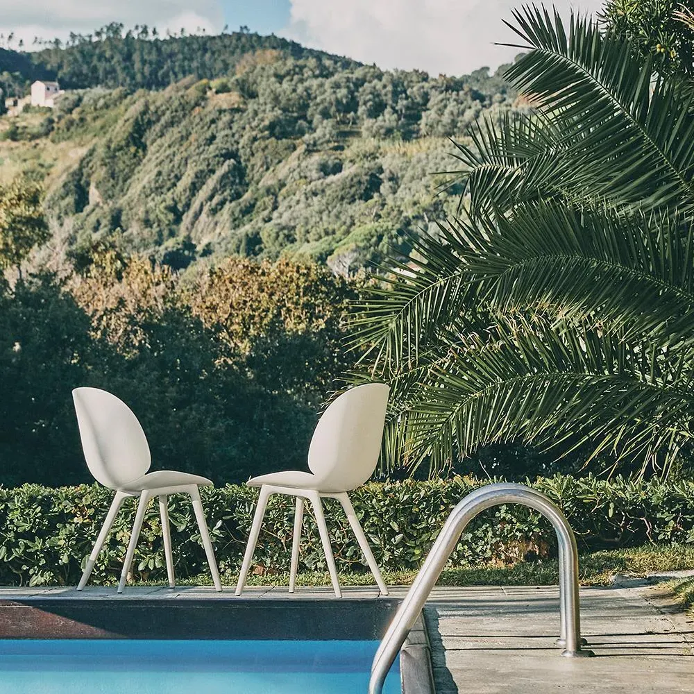 Outdoor Dining Chair with Curved Shell - White