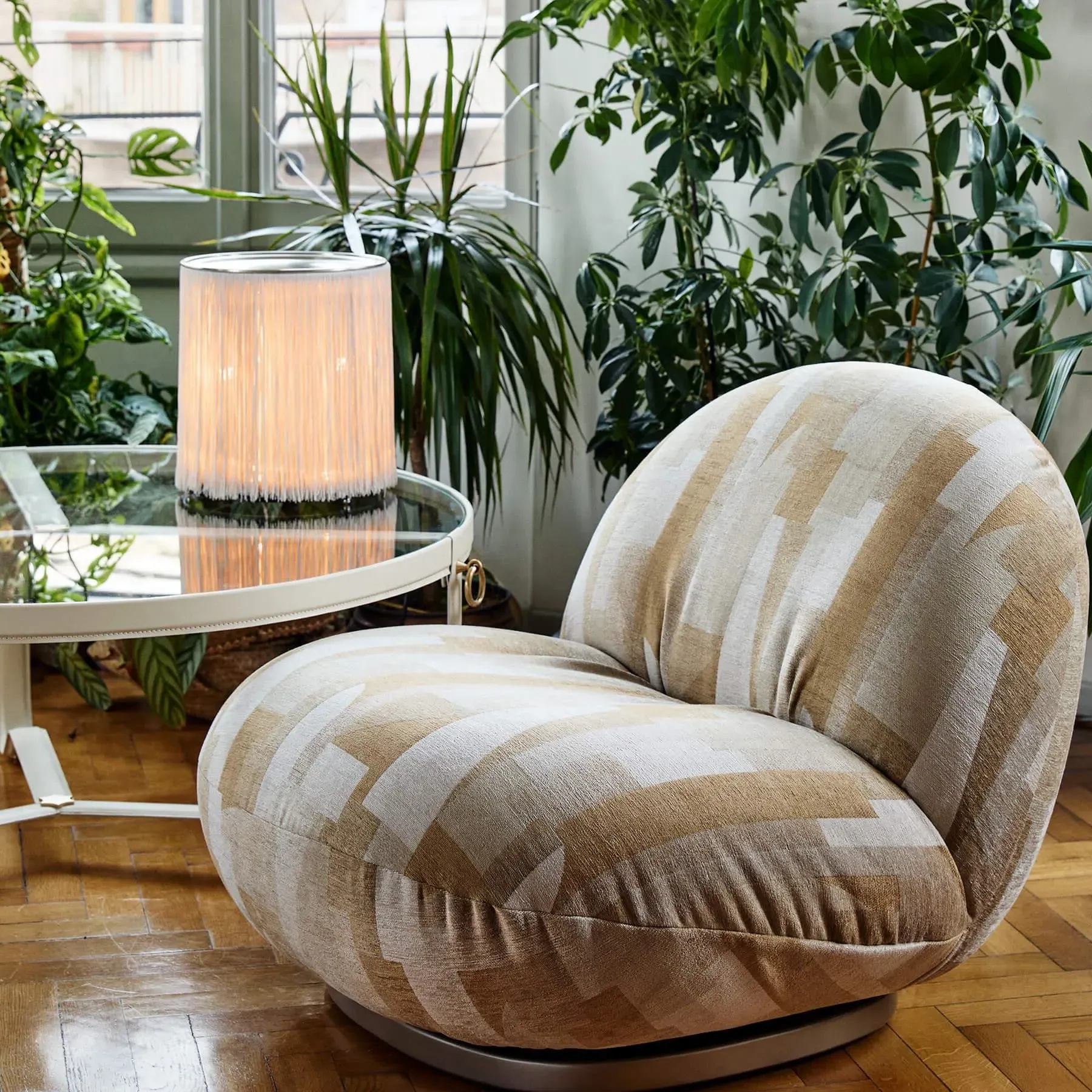 Table Lamp with Nylon Fringes - Aluminum