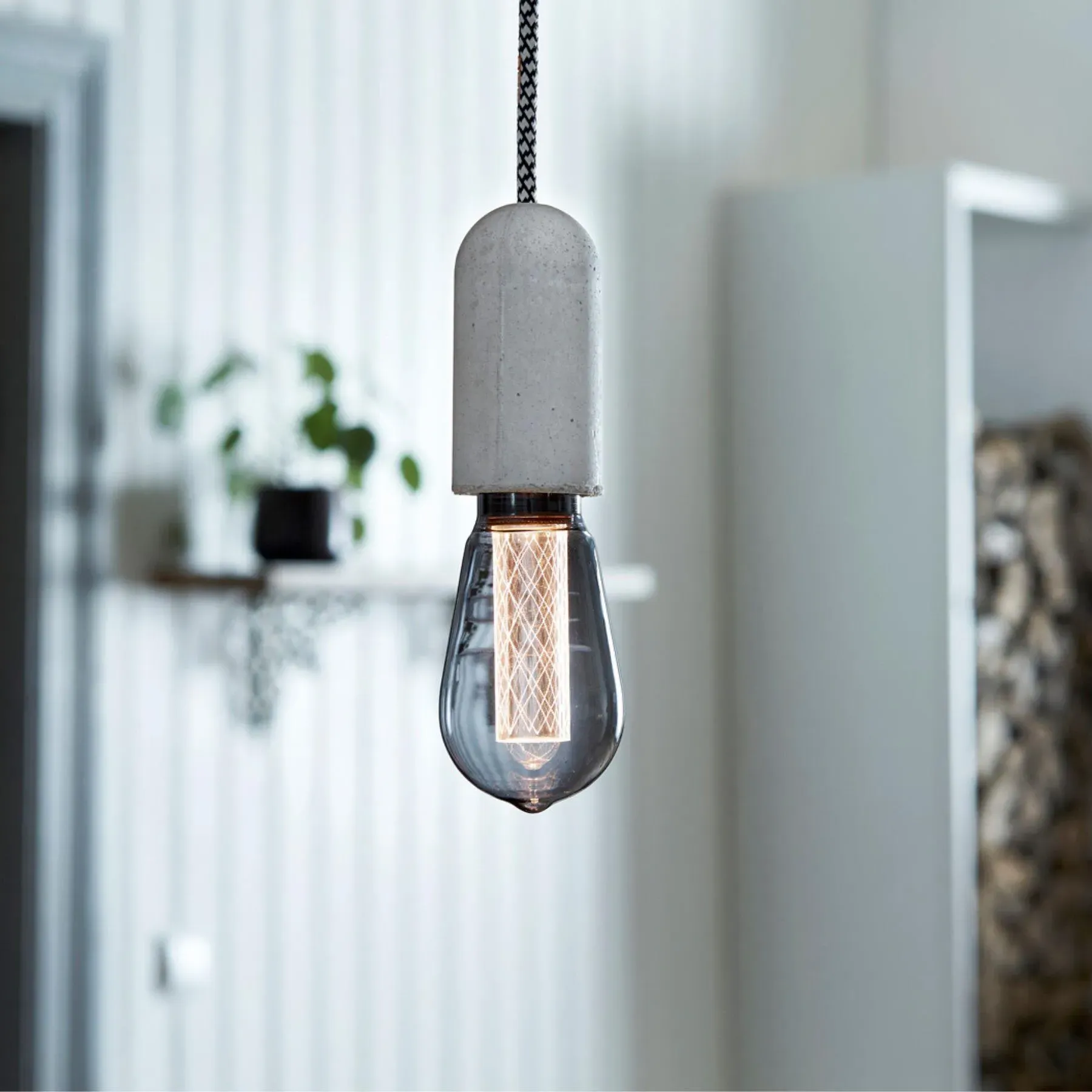 Classic Lamp Holder - Concrete, Bone Porcelain