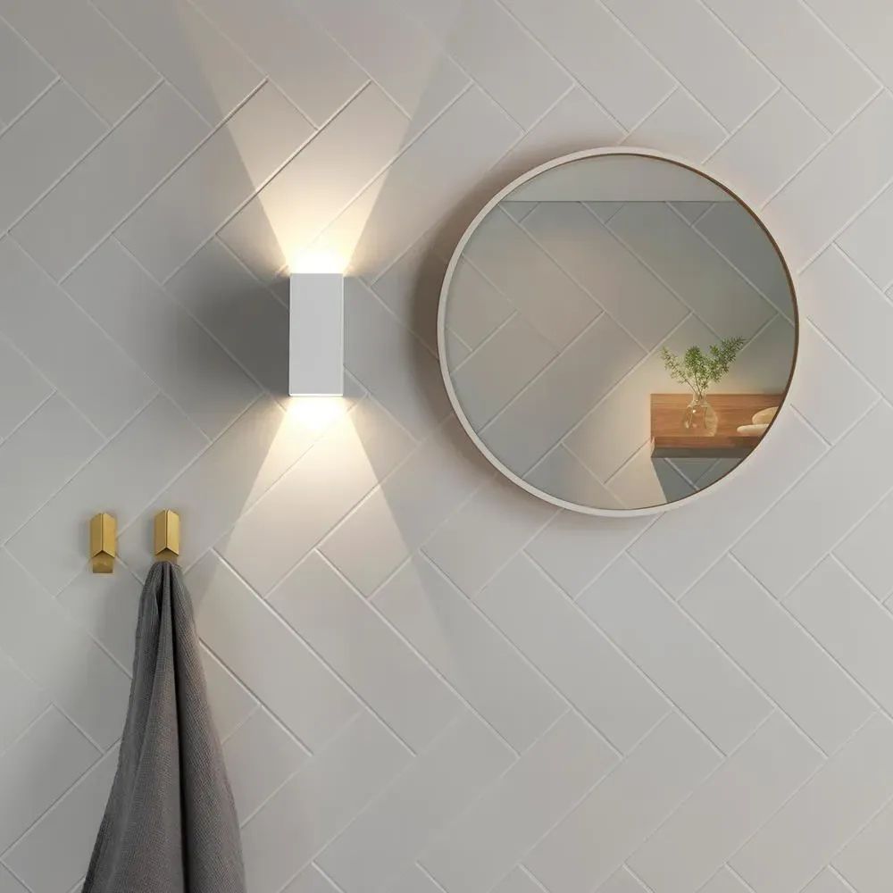 Oslo LED Wall Light - Black, Aluminium