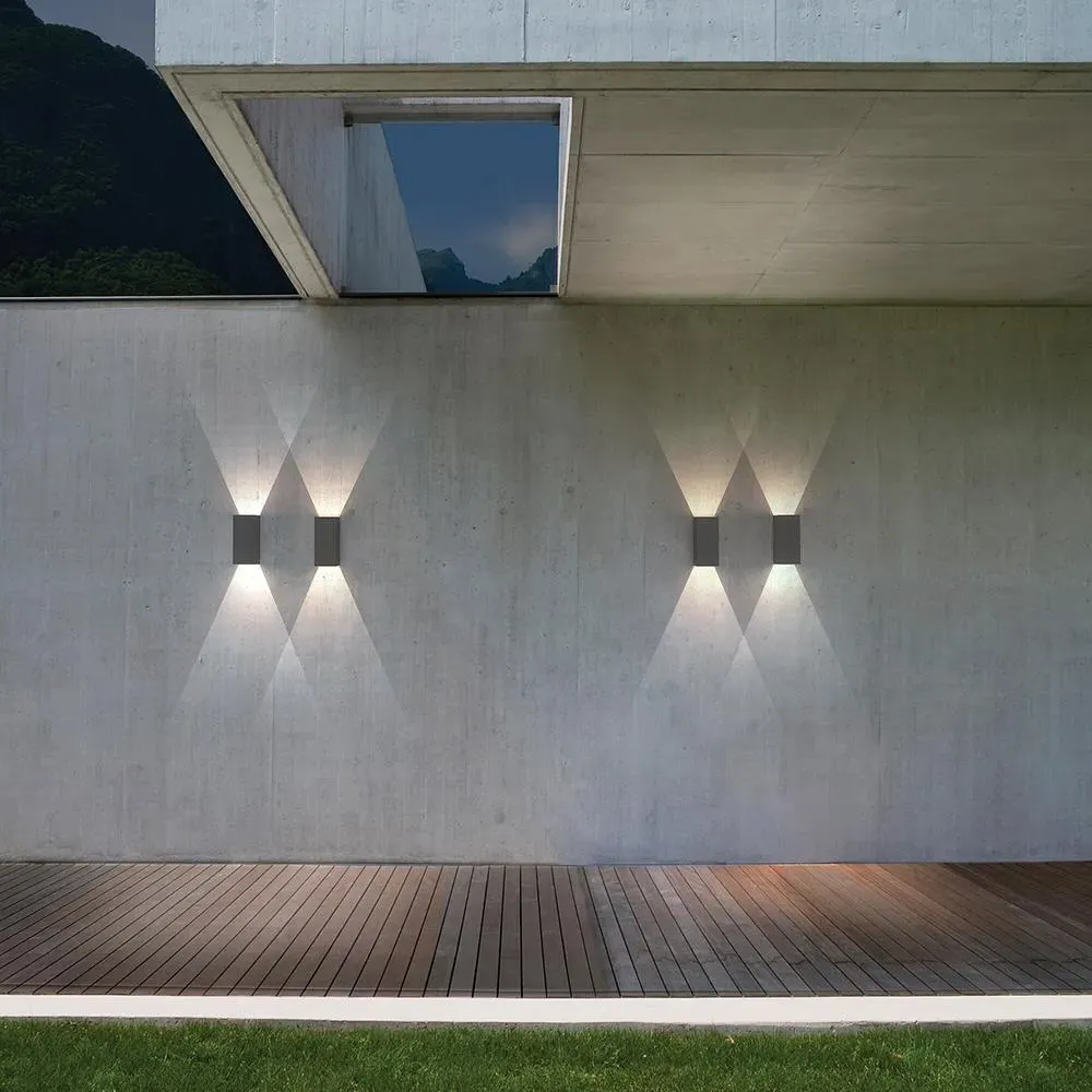 Oslo LED Wall Light - White, Aluminium