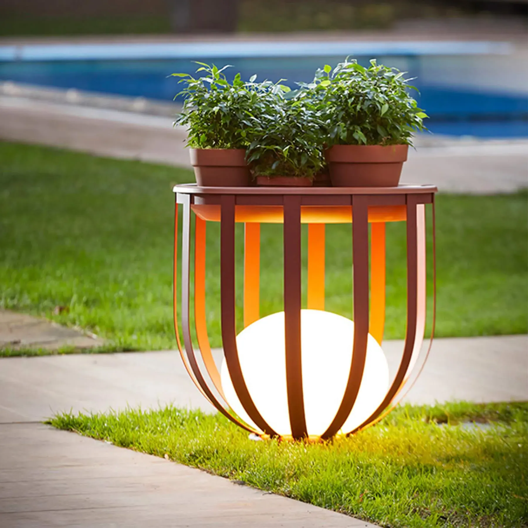Outdoor Floor Light with Planters - Red
