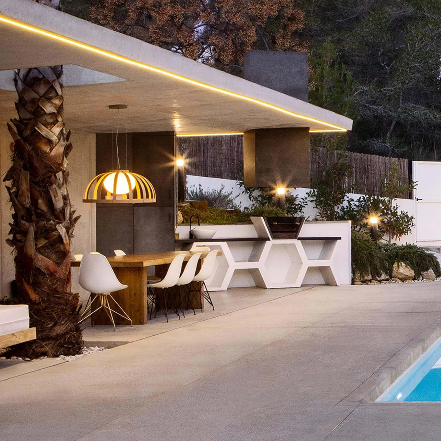 Outdoor Pendant Light with Cage Design - Polyethylene