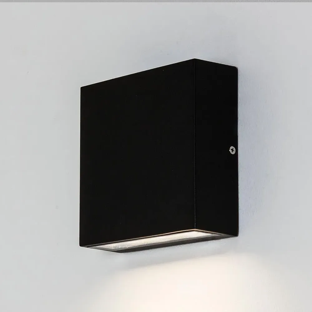 Single Wall Light with Box Design - Black