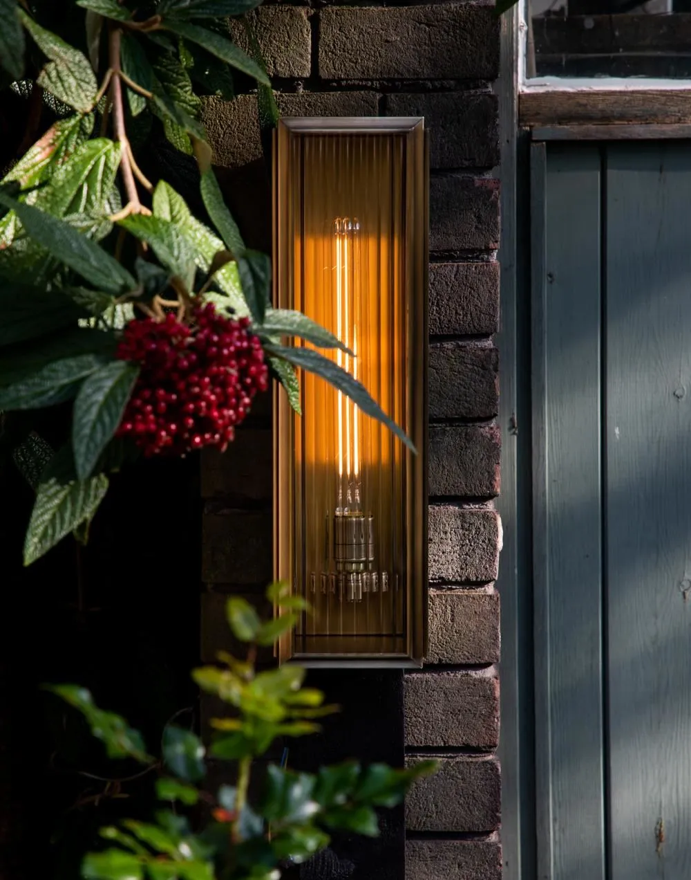 Large Wall Light with Reeded Glass - Bronze