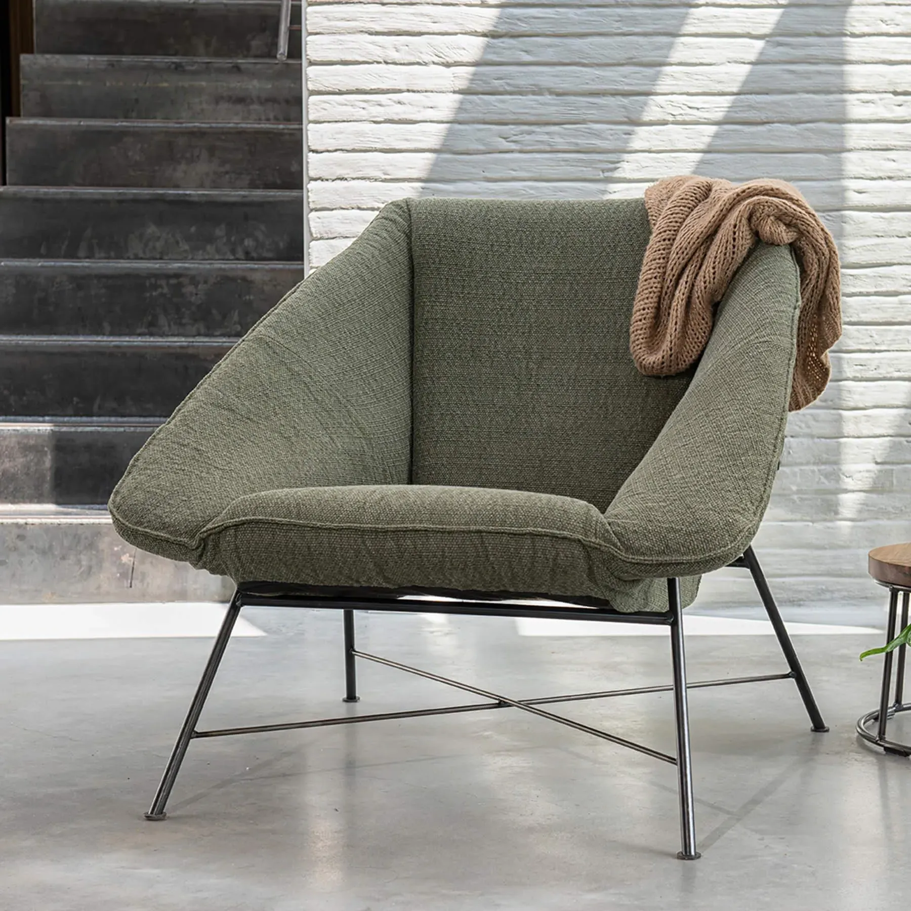 Lounge Chair with Arms - Black, Leather