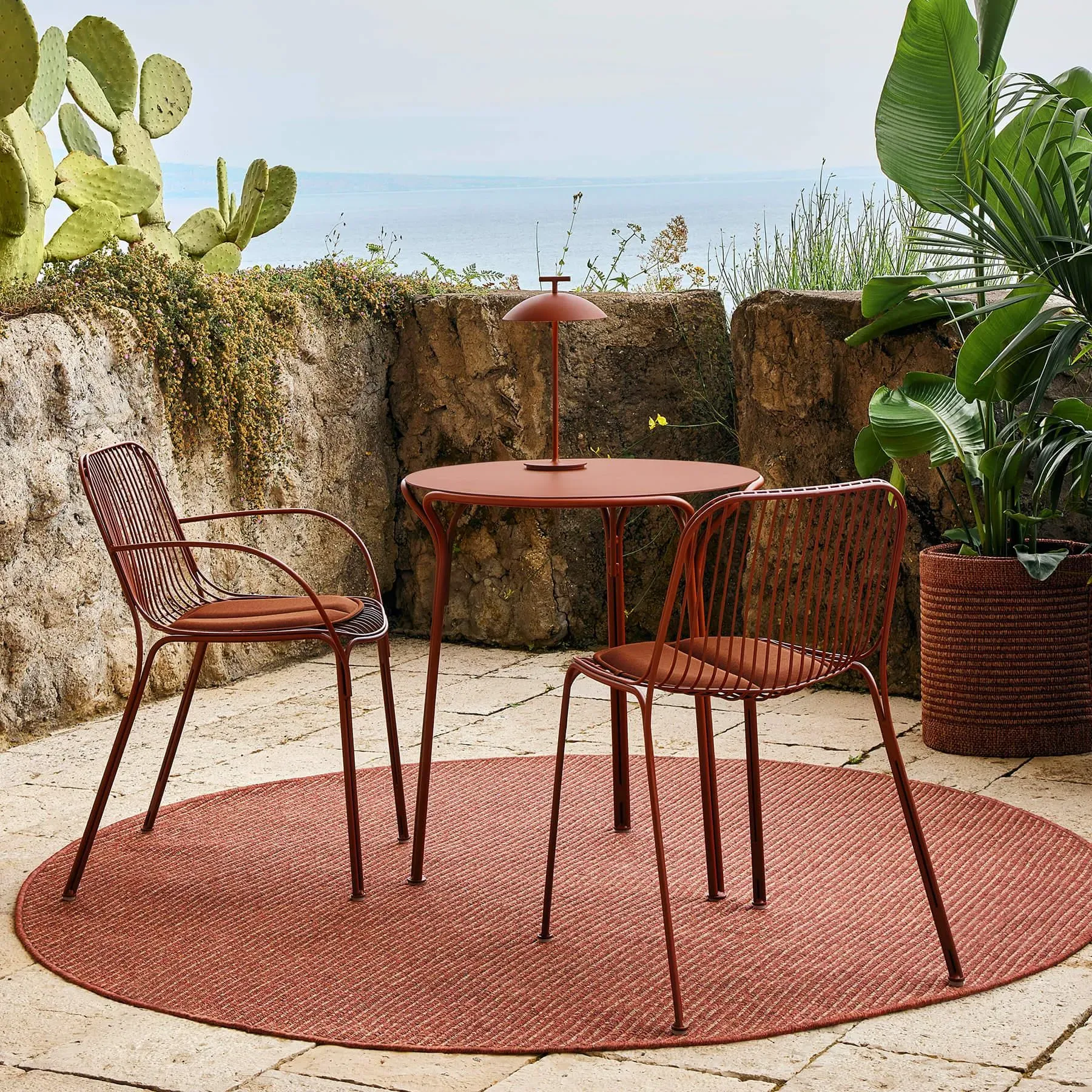 Garden Table with Wire Frame - White, Metal