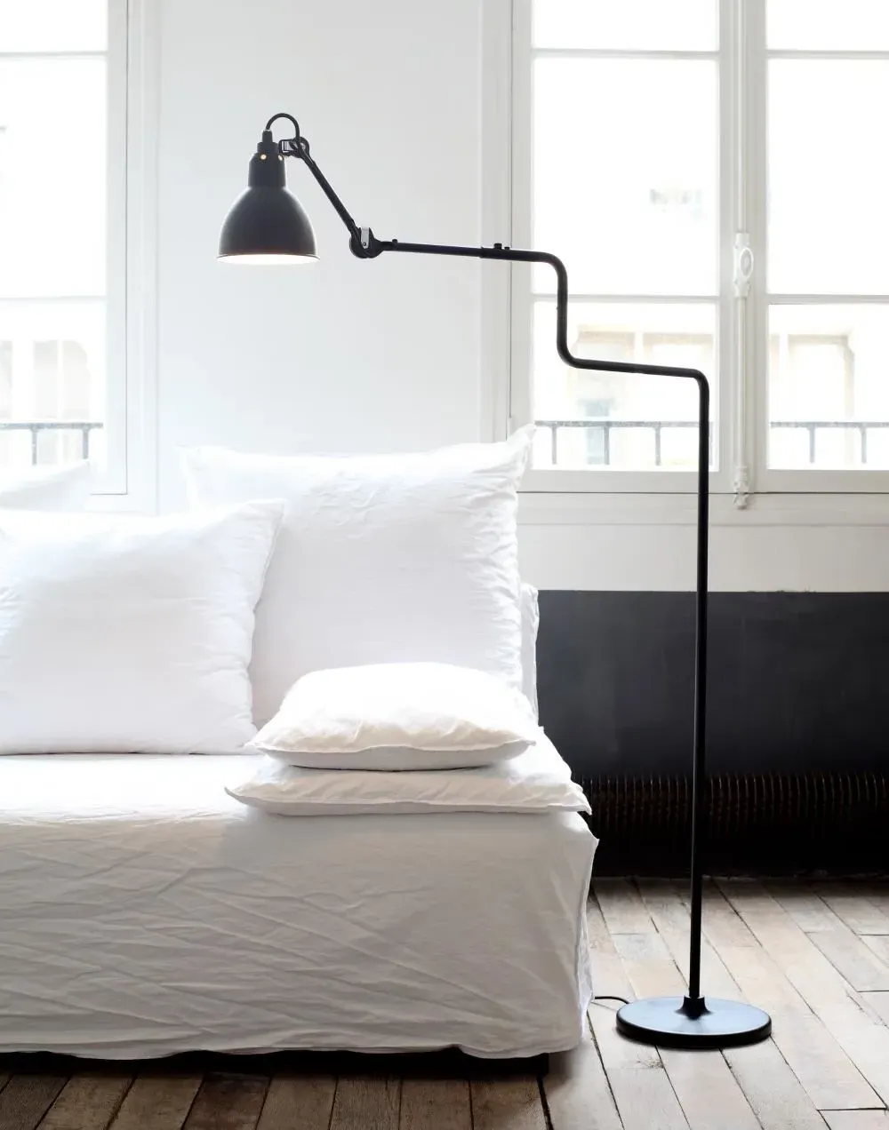 Round Floor Lamp with Double Elbow - Red