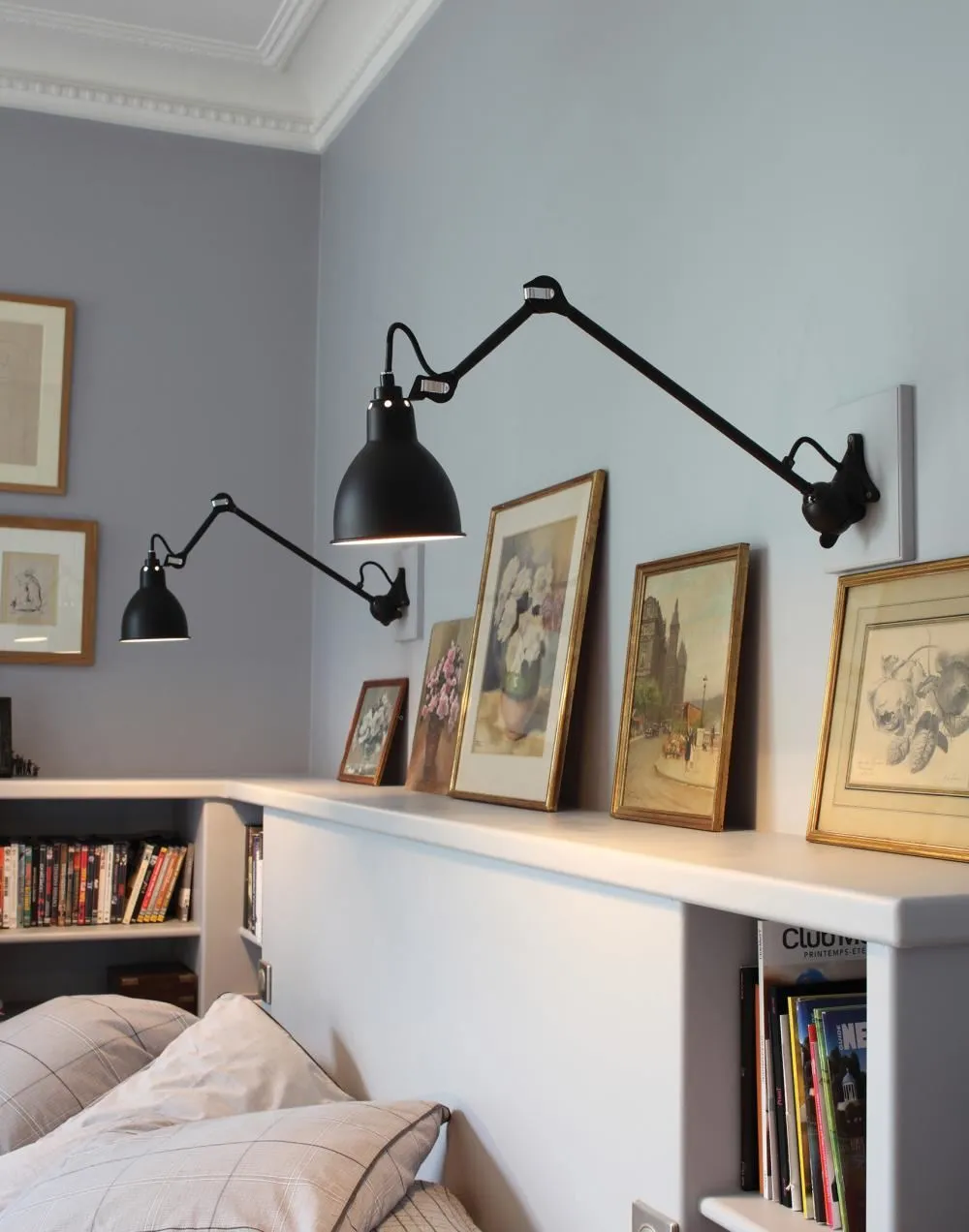 Round Wall Light with Adjustable Arm - Black