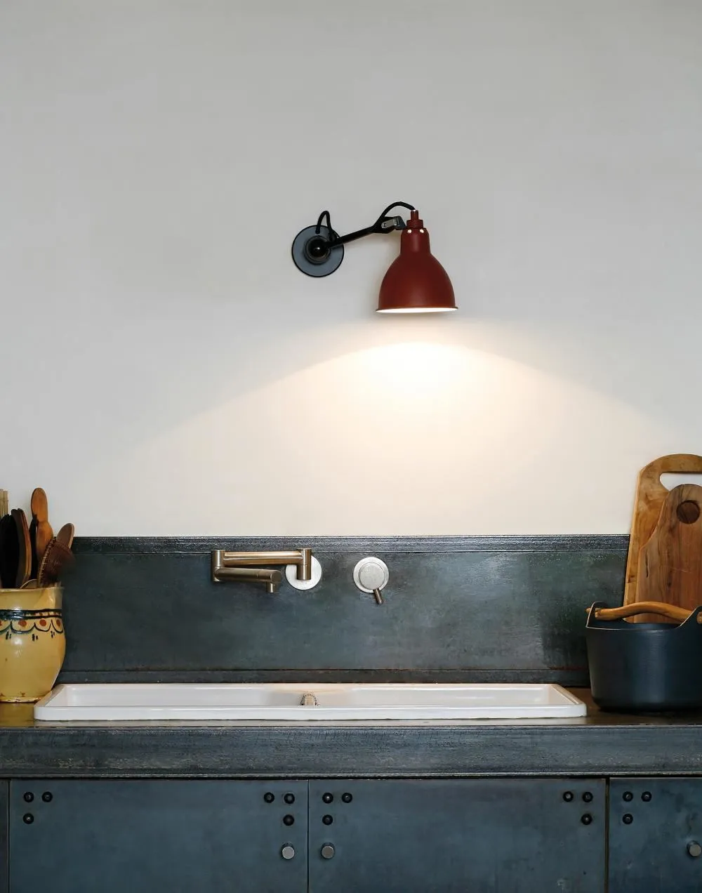 Small Wall Light with Adjustable Arm - Black