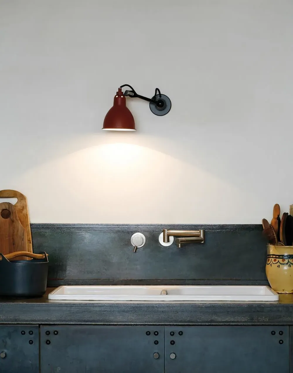 Small Wall Light with Adjustable Arm - Red