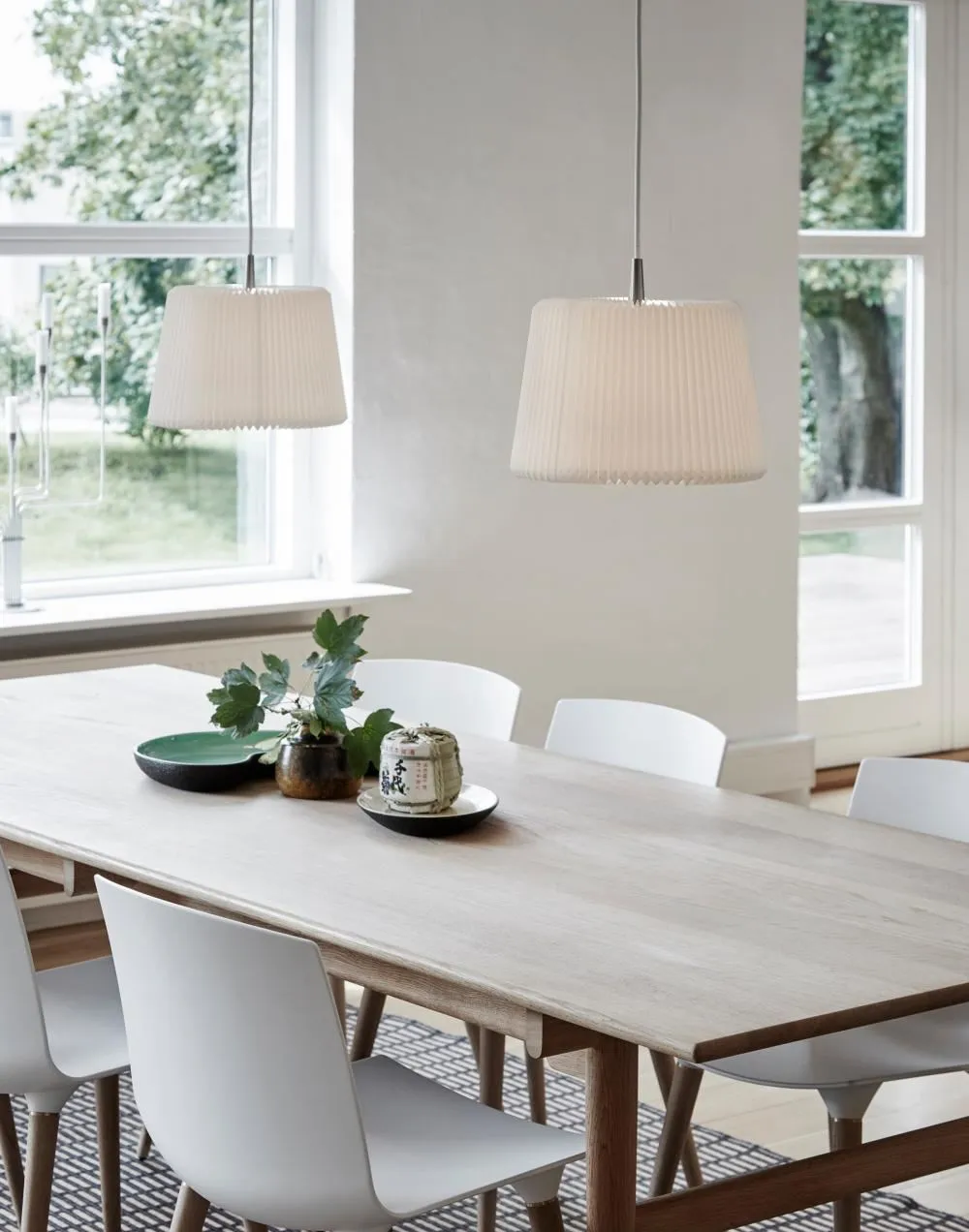 Medium Pendant Light Pleated - White, Plastic