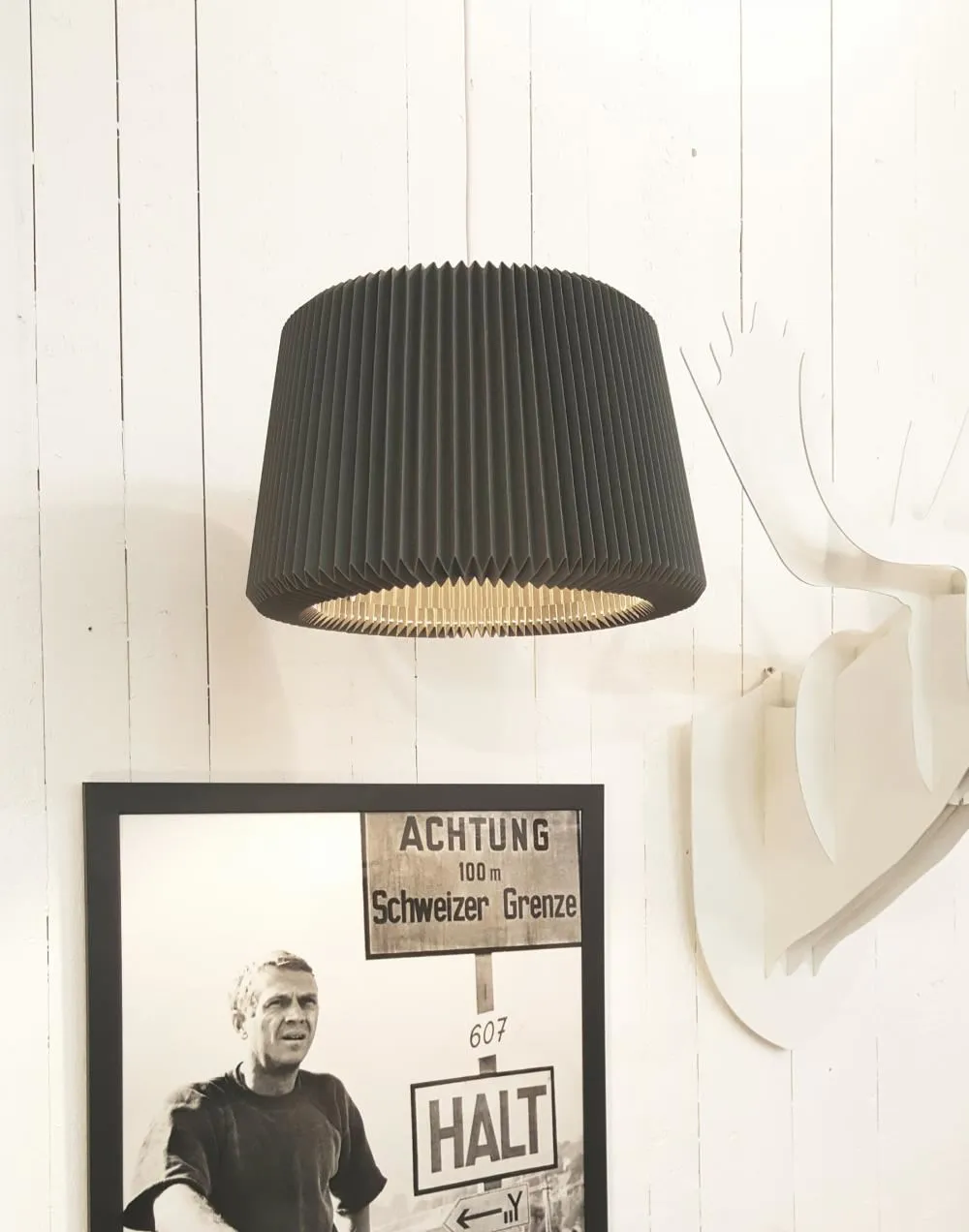 Medium Pendant Light Pleated - White, Plastic