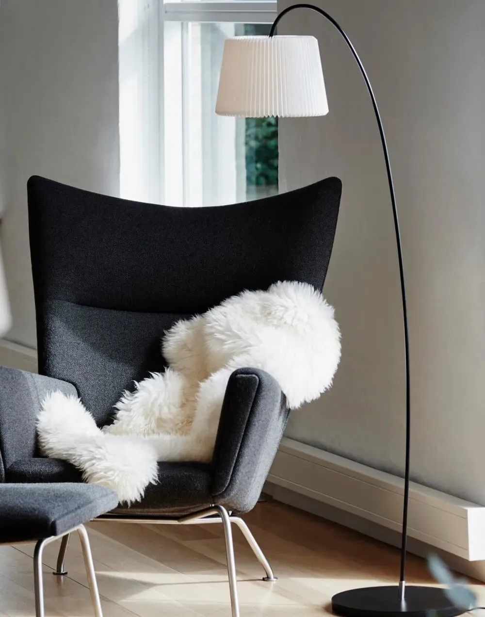 Snowdrop Floor Lamp - White, Pleated Paper