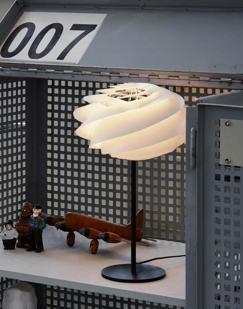 Swirl Table Lamp with Spiral Shade - Black