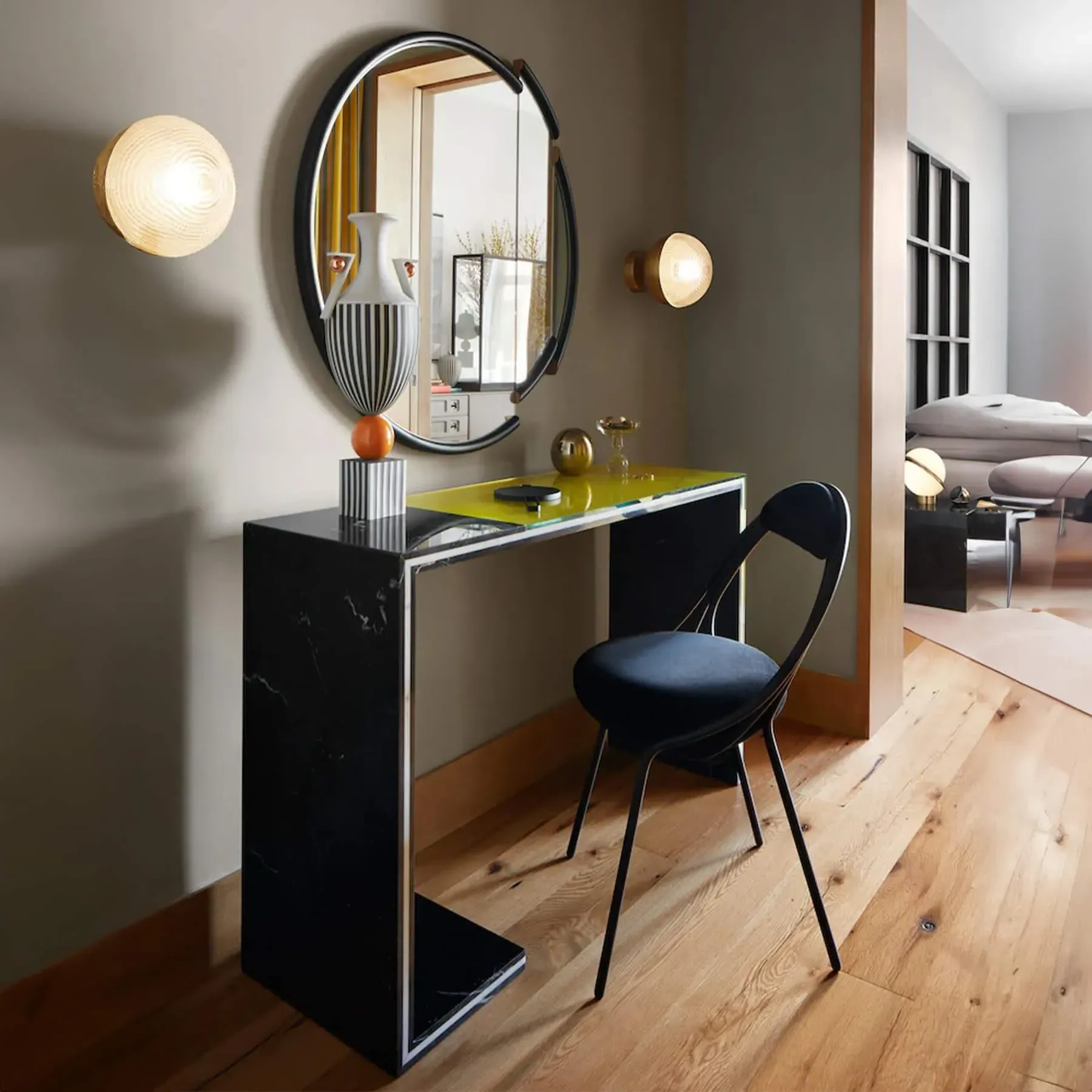 Round Split Mirror - Black, Oak Veneer