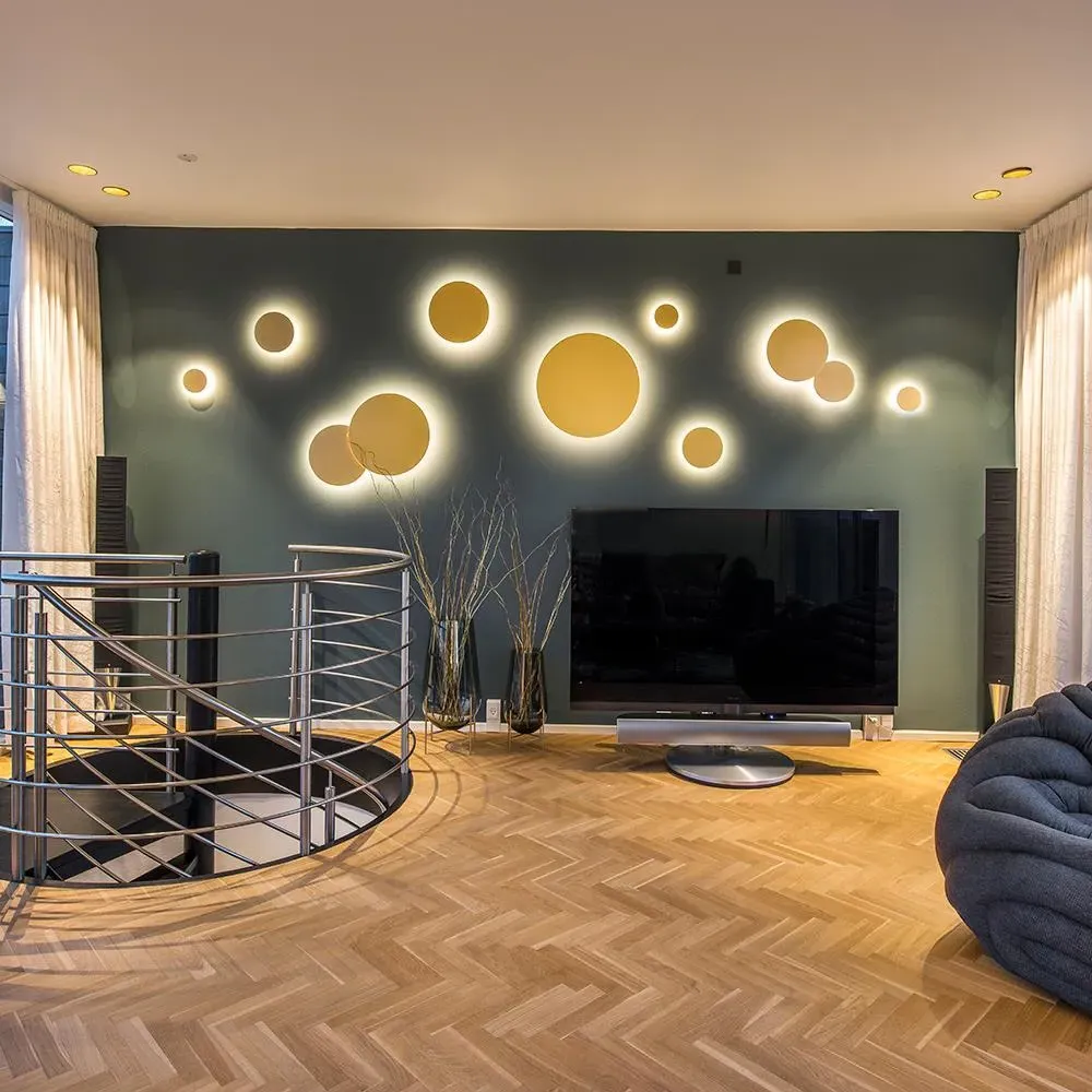 20cm Round Wall Light with Dimmer - White, Aluminium