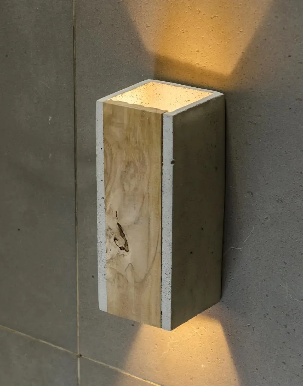Angular Wall Light with Teak - Concrete