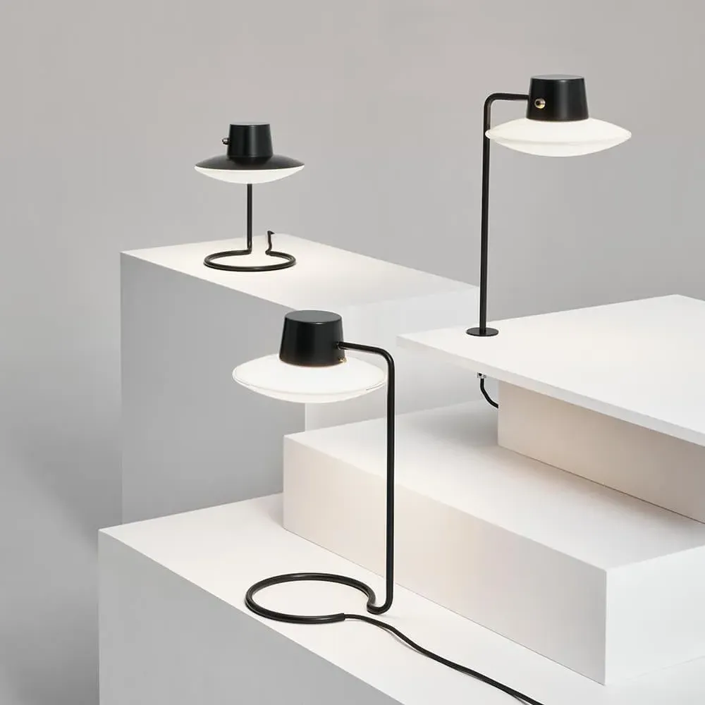 Short Table Lamp with Opal Glass - Metal