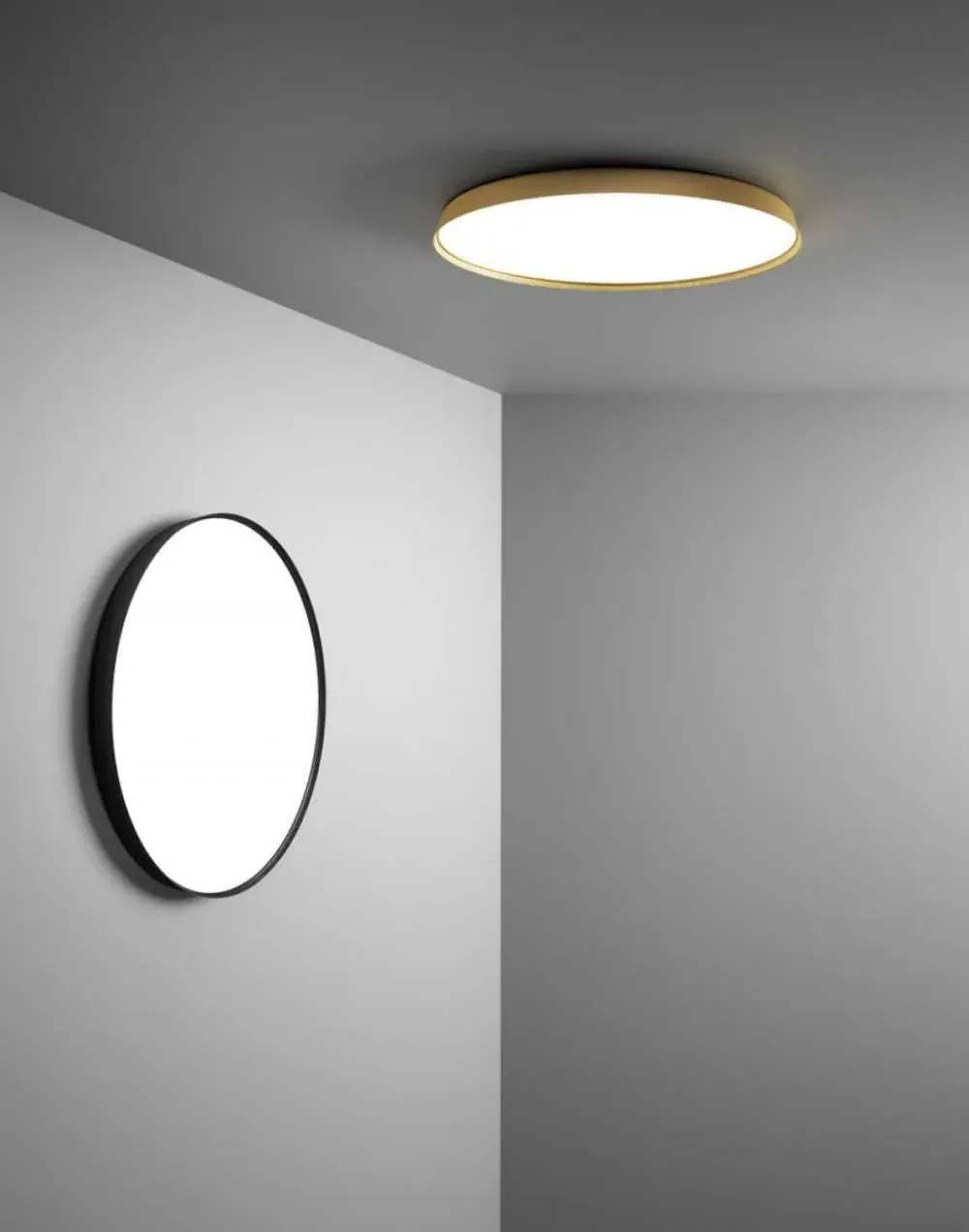 Plate Wall Light - Brass, Aluminium