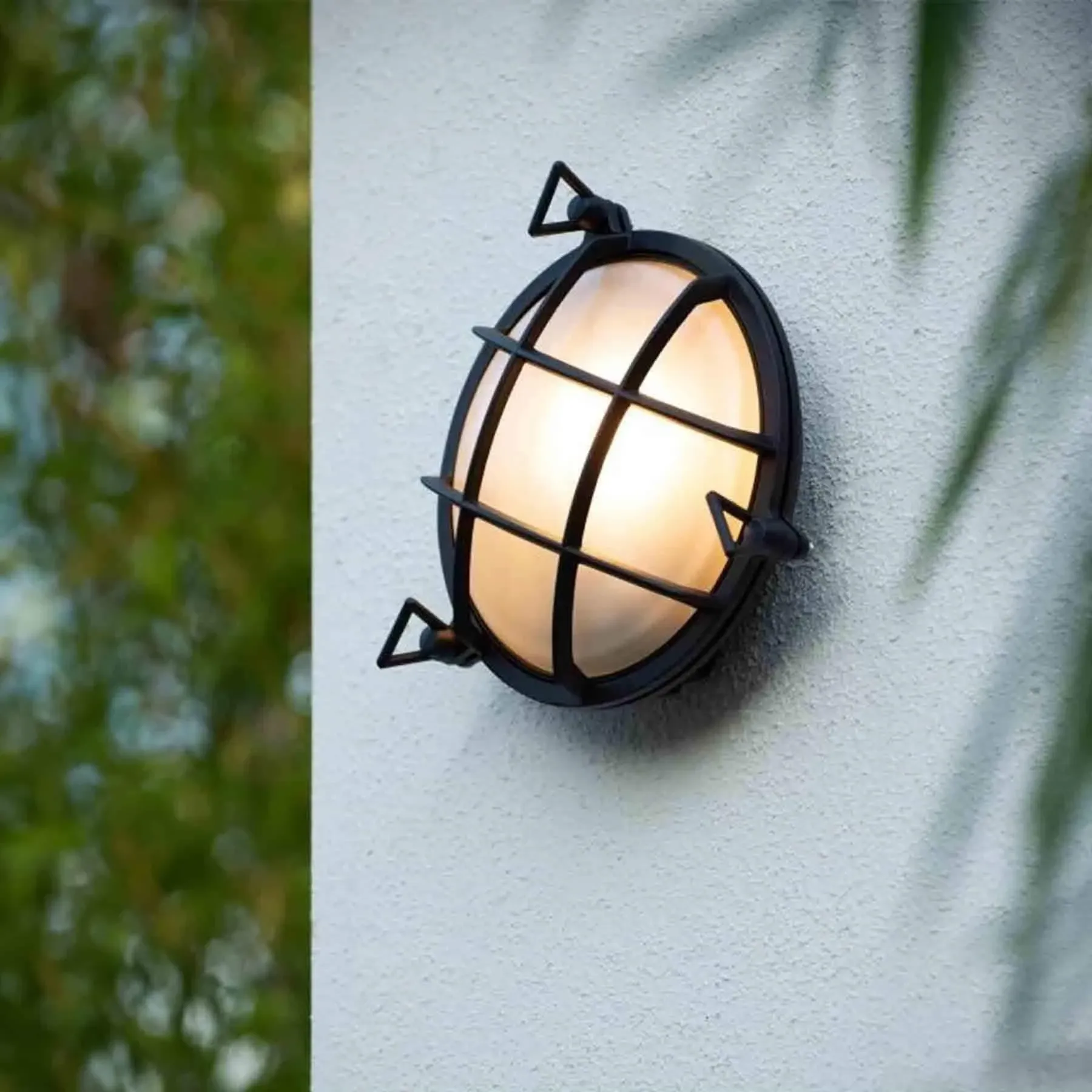 Round Outdoor Wall Light - Aluminium, Glass