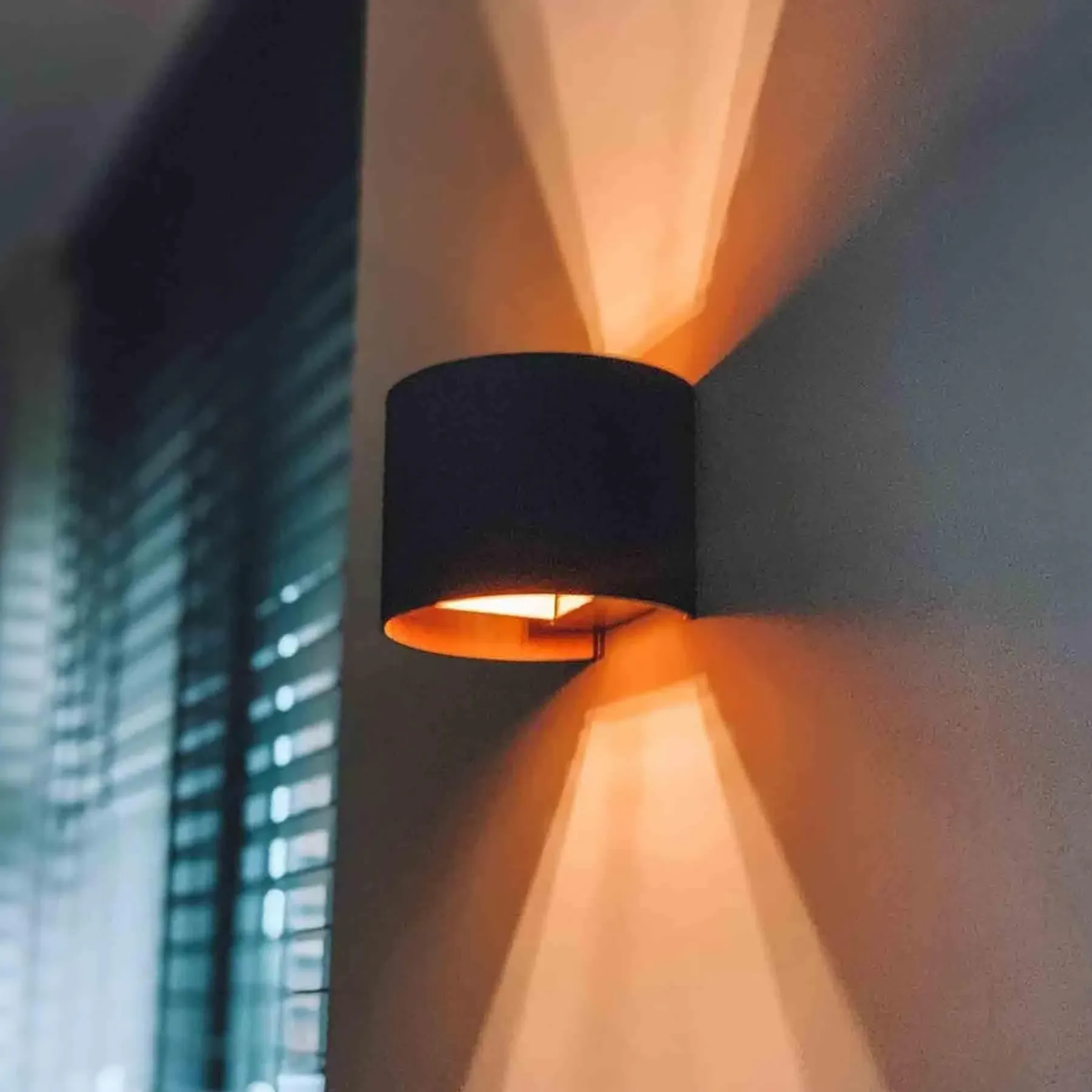 Round Wall Light with G9 Fitting - Black