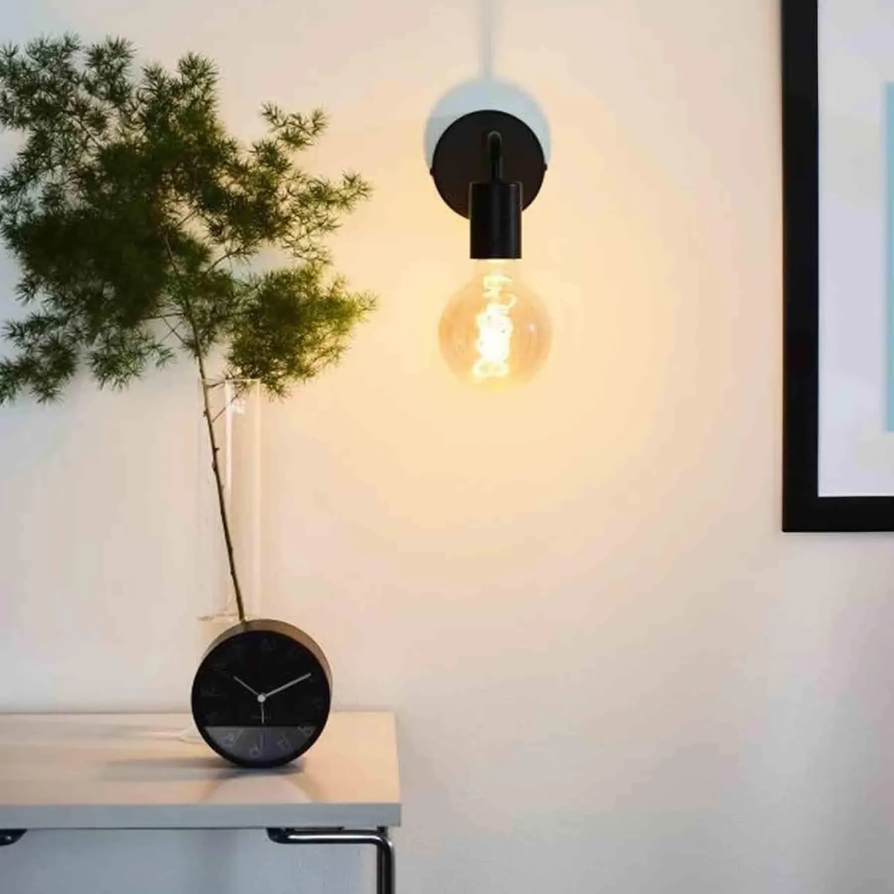 Wall Light with Matt Finish - Metal