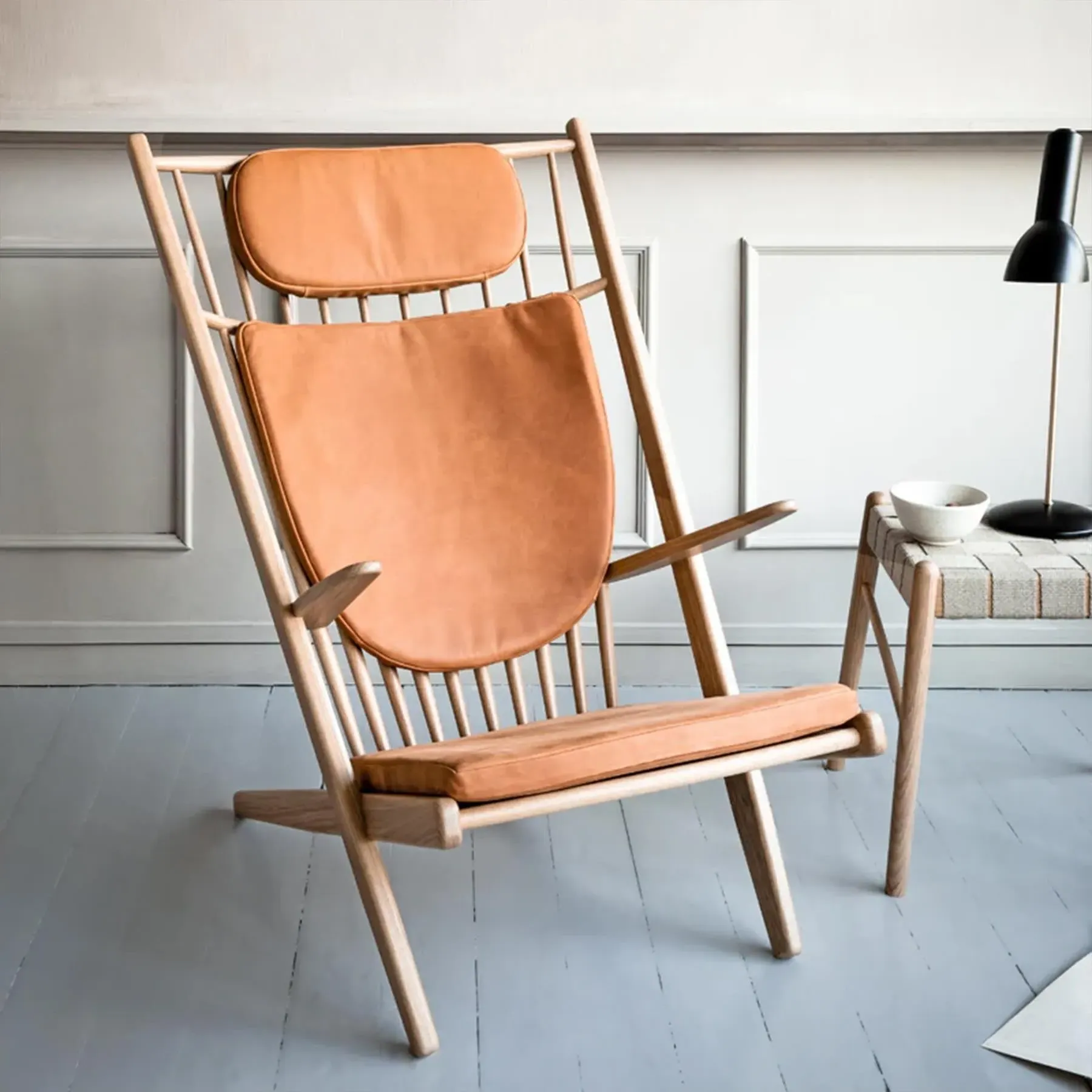 Goliat Armchair - Camel, Black Oak