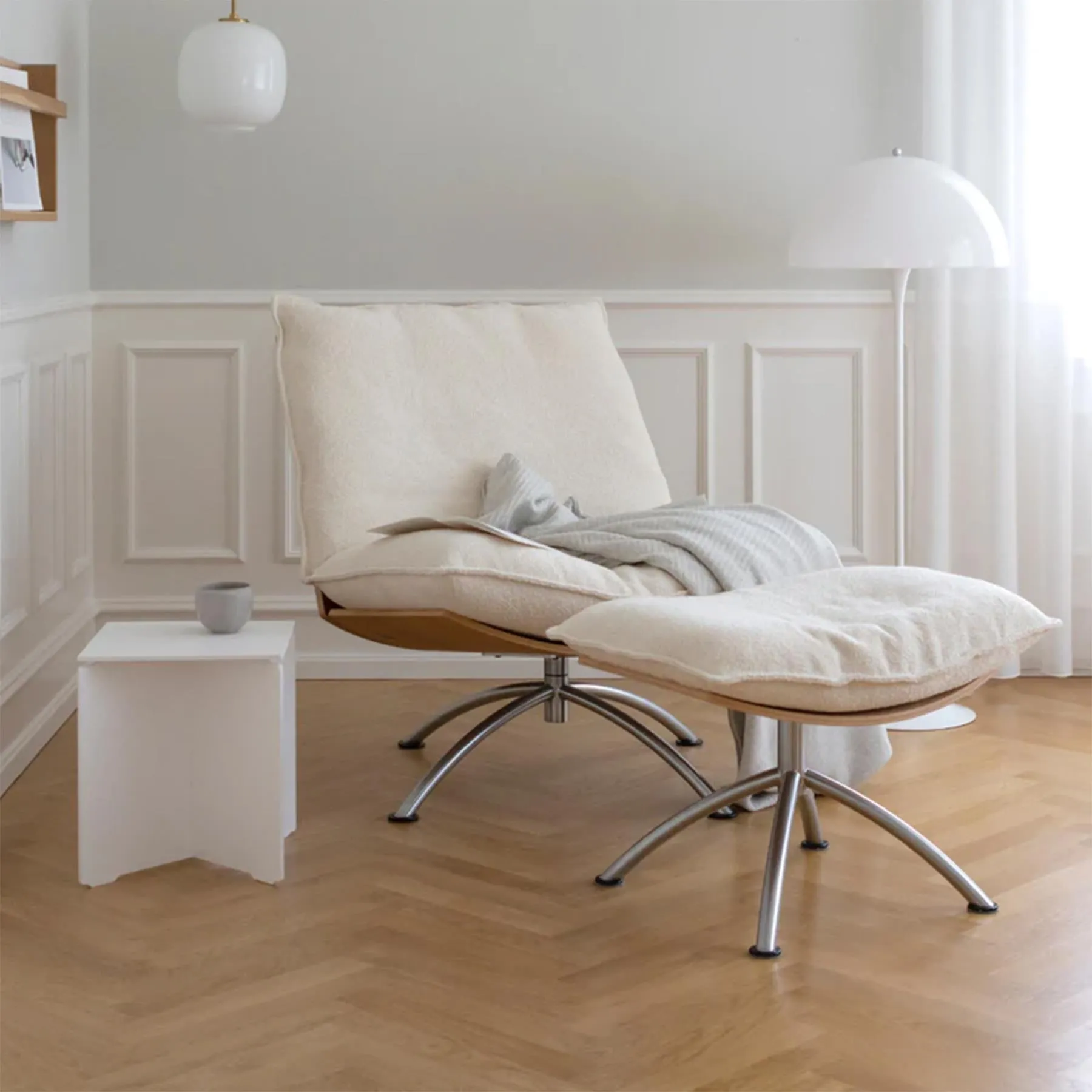 Primetime Swivel Armchair - Camel, Leather