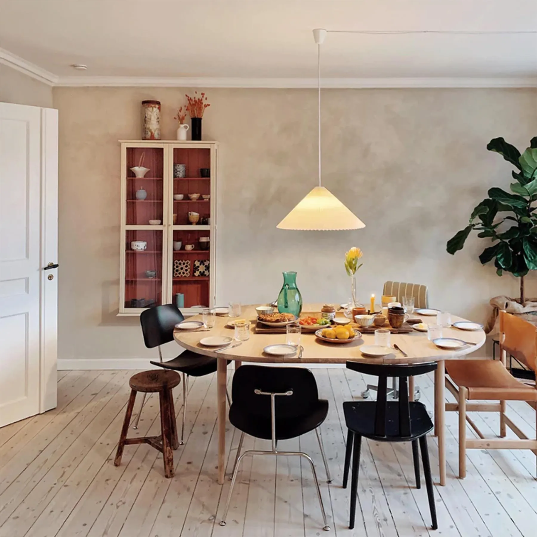 Round Dining Table with Extension - Oak, Solid Wood