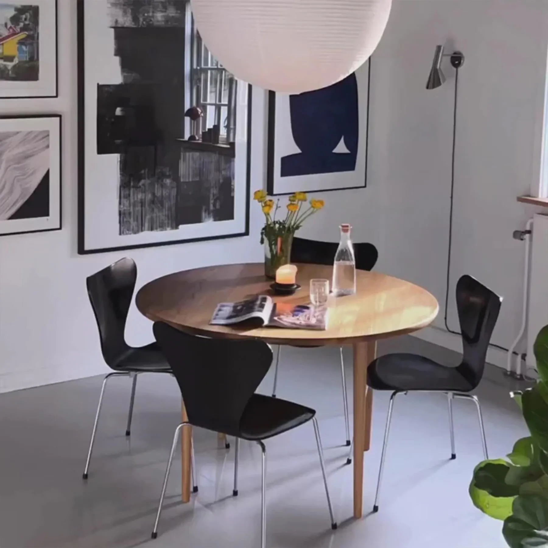 Round Dining Table with Extensions - White Oak