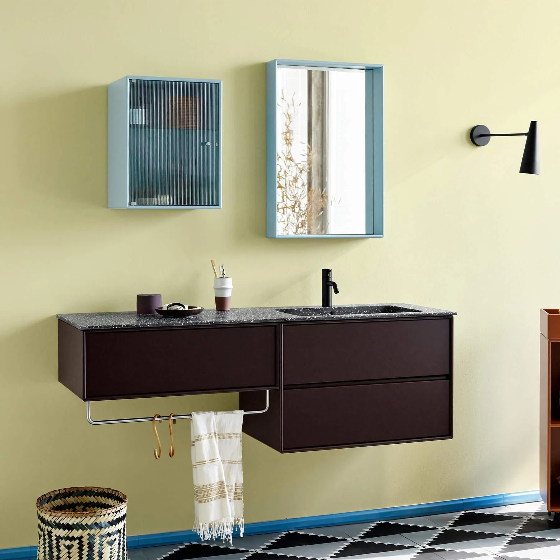Ripple Bathroom Cabinet with Glass Door - White
