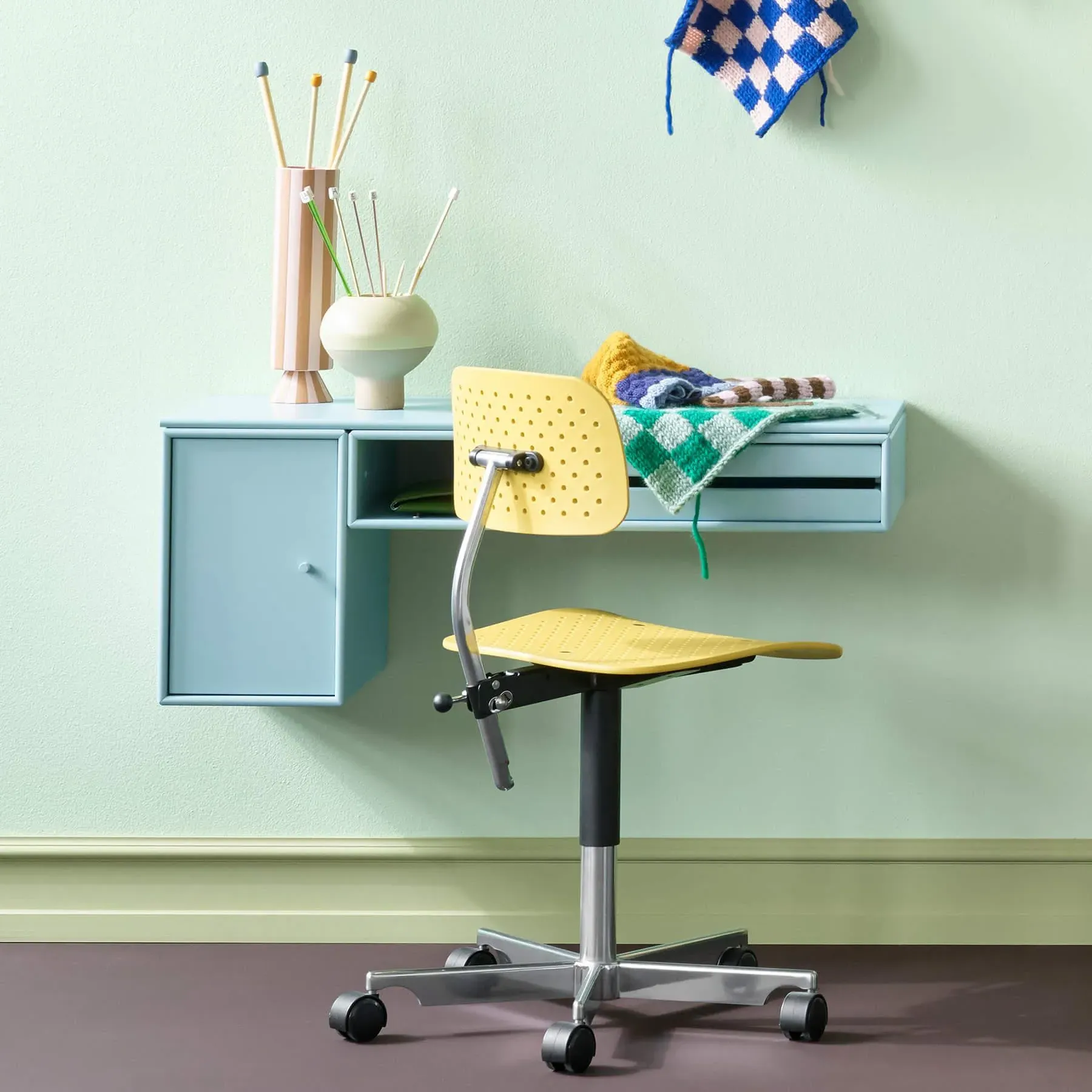 Wall-Mounted Bureau Desk with Storage - White