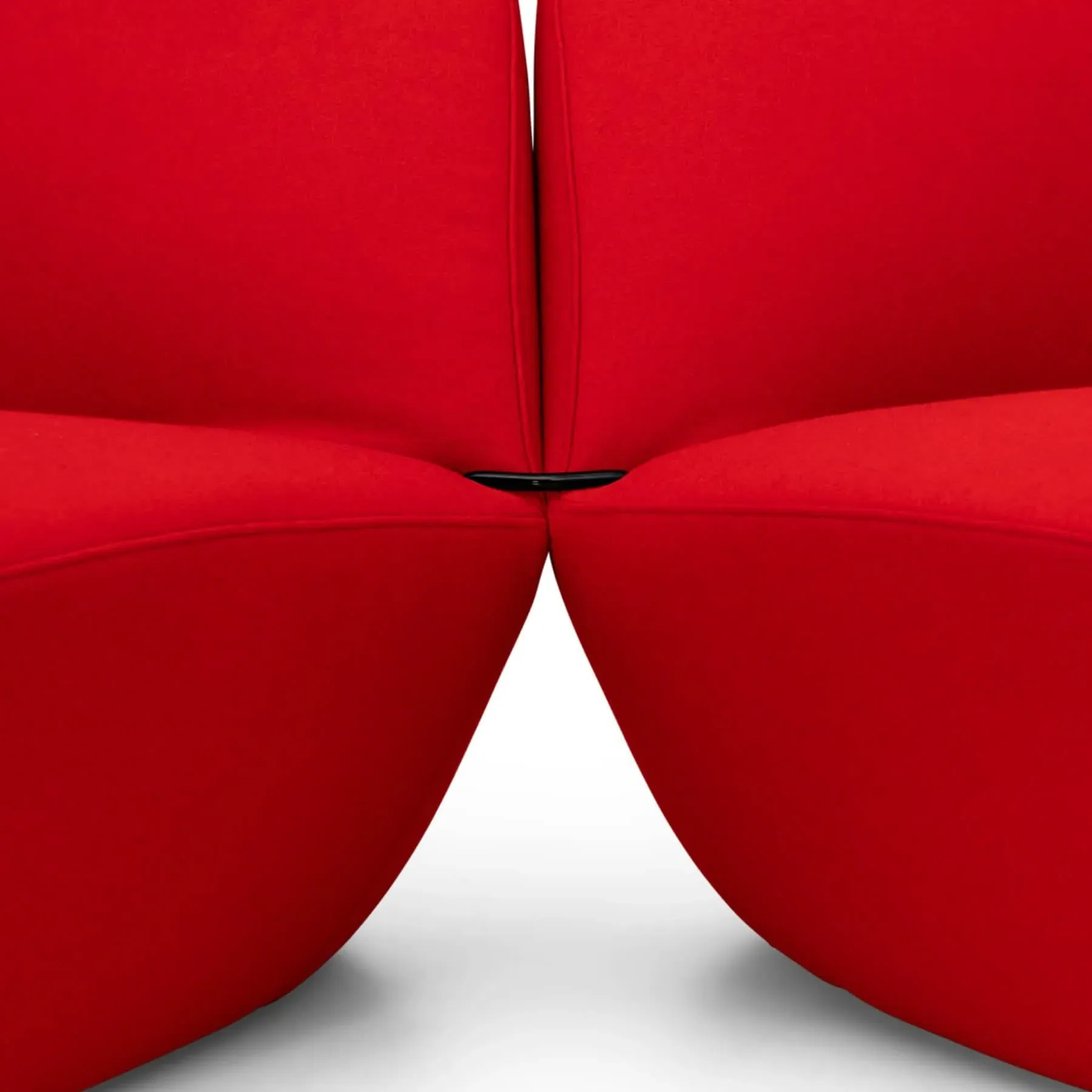 Kisss Lounge Chair with Connector - Red, Fabric