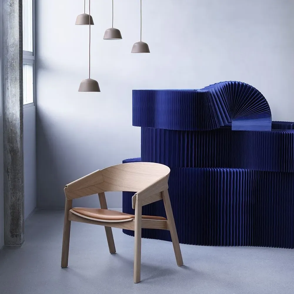 Lounge Chair with Armrests - Black, Wood Veneer