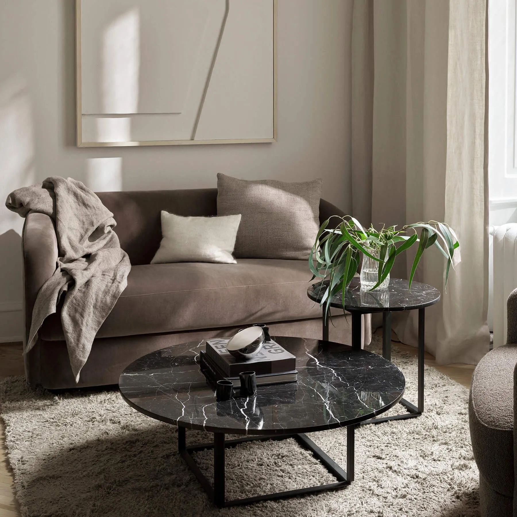 Round Coffee Table - Black, Marble