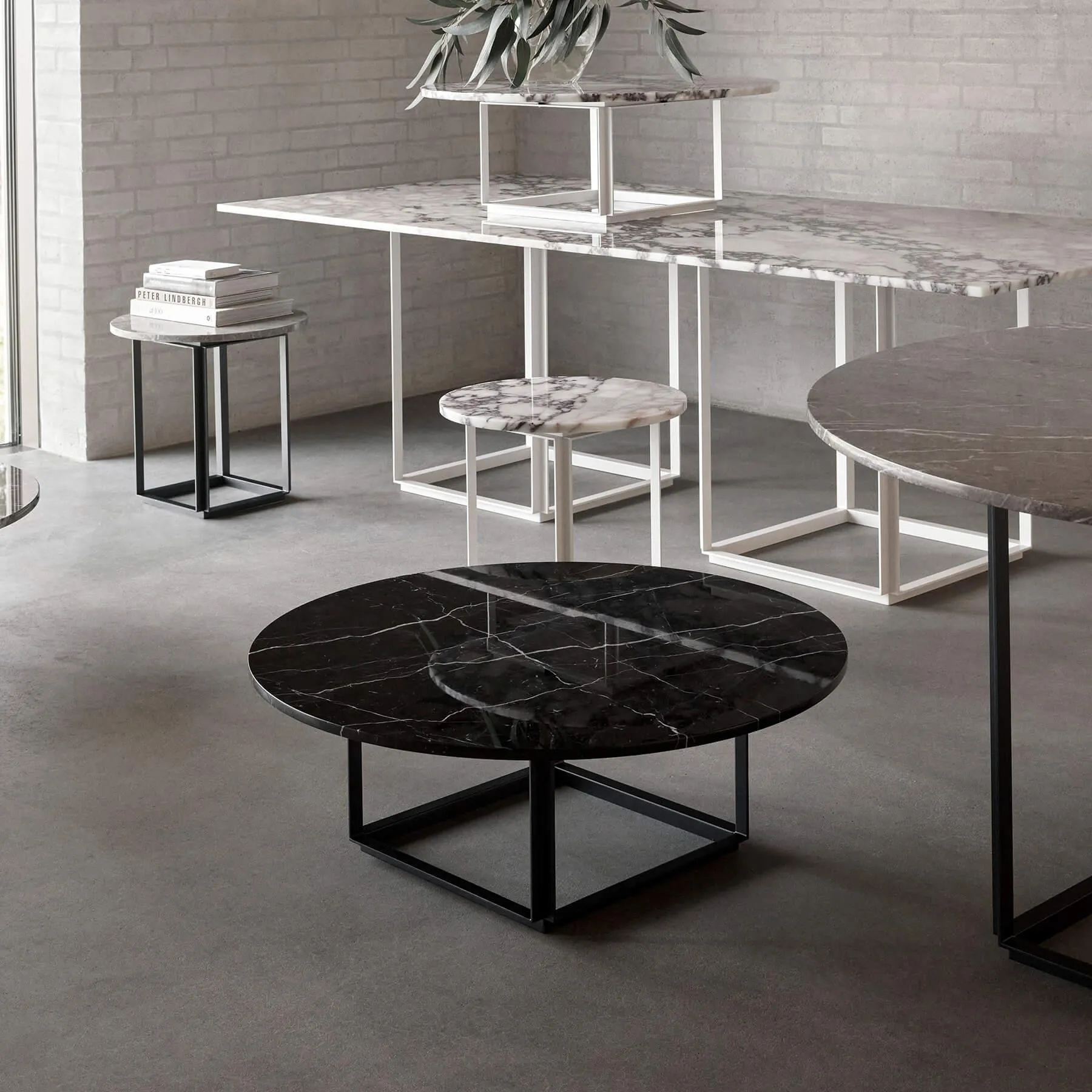 Round Coffee Table - Black, Marble