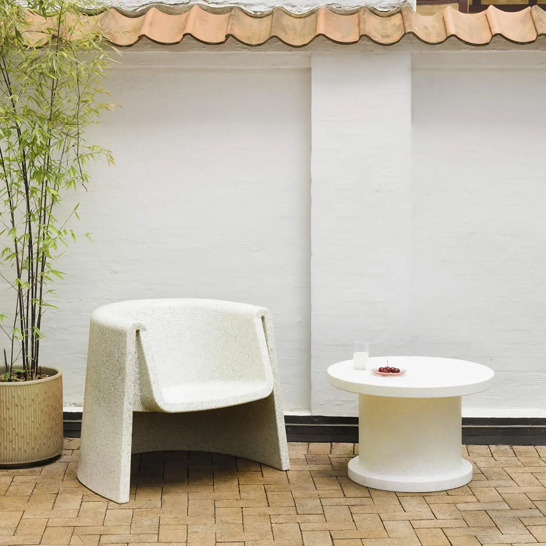 Lounge Chair with Pixelated Design - Black