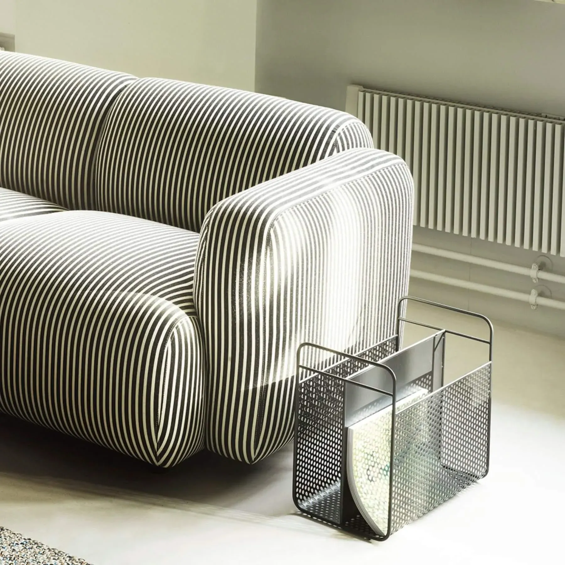 Magazine Rack with Handles - White, Steel